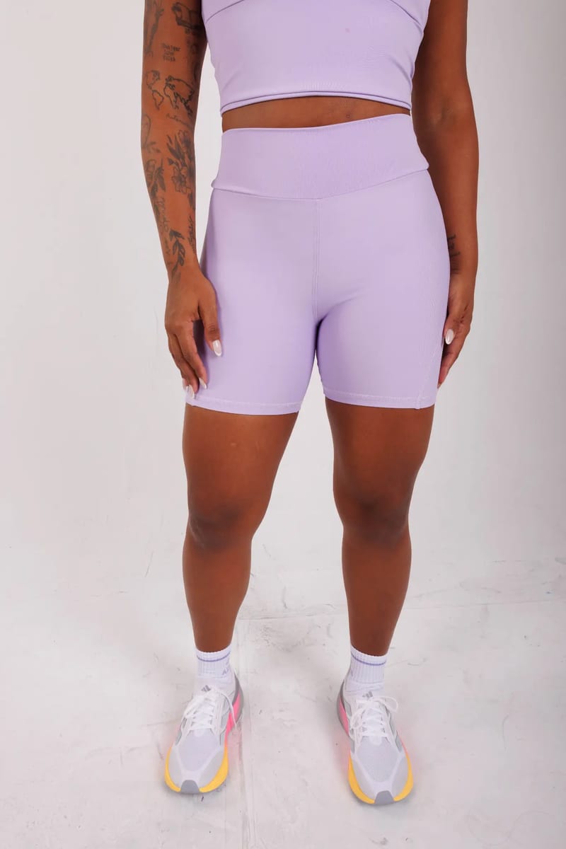 Pace Short na cor Lilás, foto 4. Moda fitness AERA, feita no Brasil.
