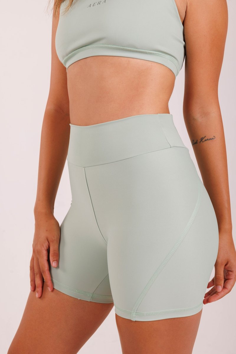 Shorts, AERA